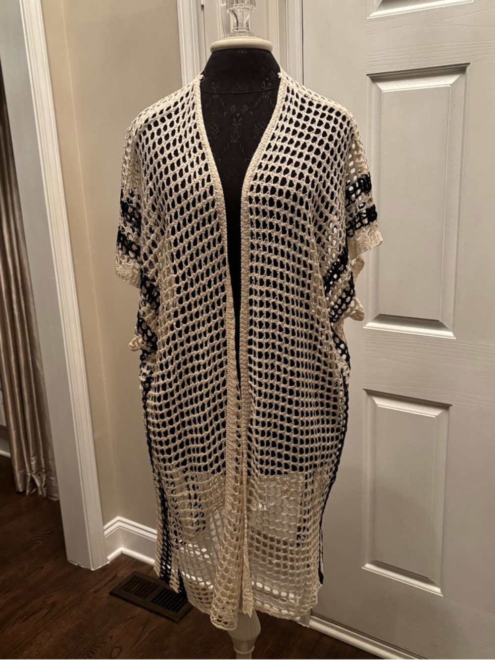 NWT HOUSE OF HARLOW 1960 WOMEN'S OPEN WEAVE CROCHET KIMONO/COVER-UP -ONE SIZE